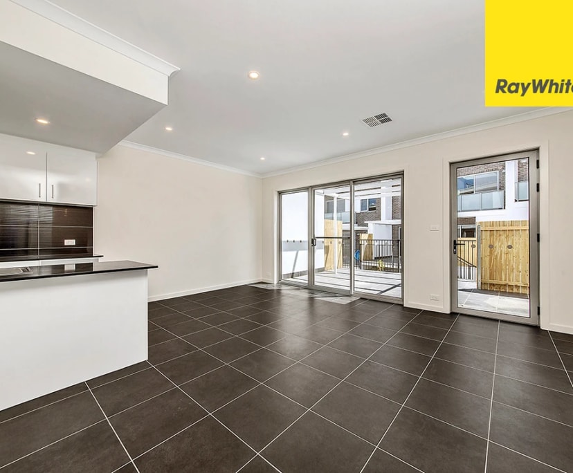 Unfurnished room with ensuite in a flatshare