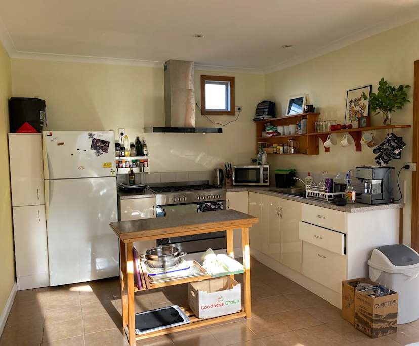 Room in a share house