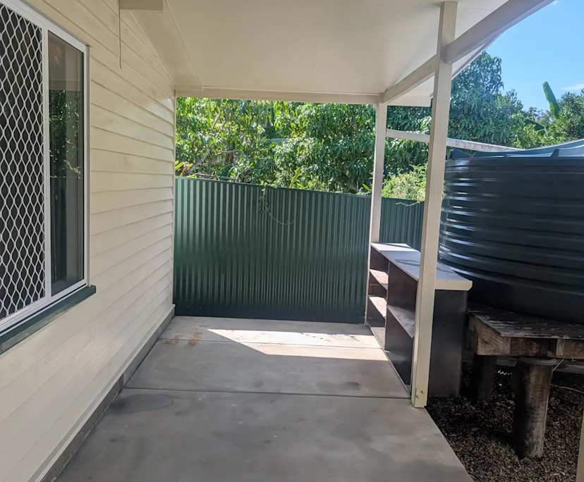 $350, Whole-property, 2 bathrooms, Tivoli QLD 4305