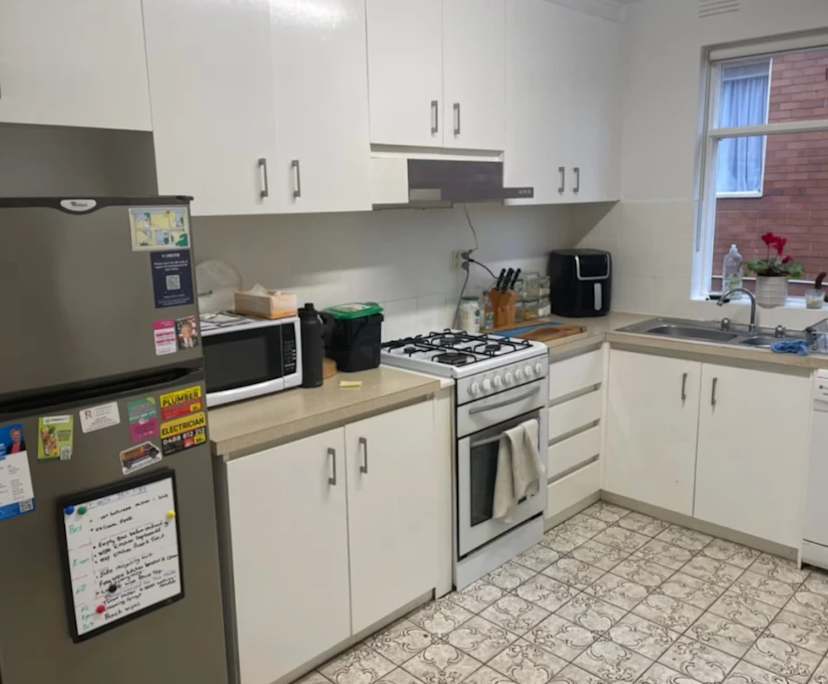 Furnished room in a flatshare
