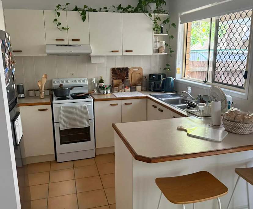 Furnished room in a share house