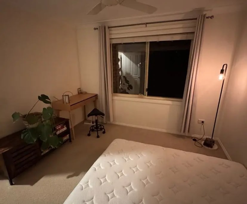 Room in a share house