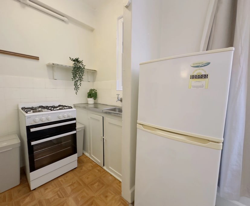 $650, Studio, 1 bathroom, Potts Point NSW 2011