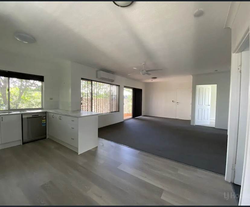 Whole property with 2 rooms for rent