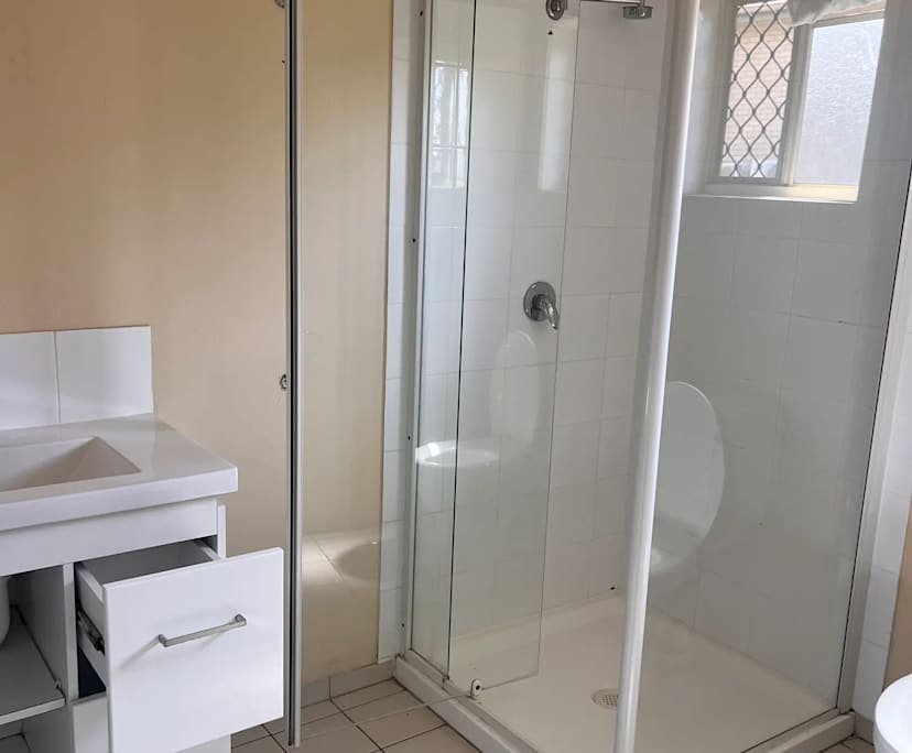 $265-275, Share-house, 3 rooms, Stones Corner QLD 4120, Stones Corner QLD 4120