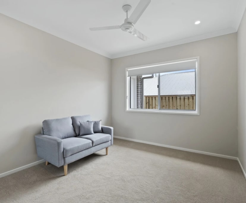 $320, Share-house, 3 bathrooms, Logan Reserve QLD 4133