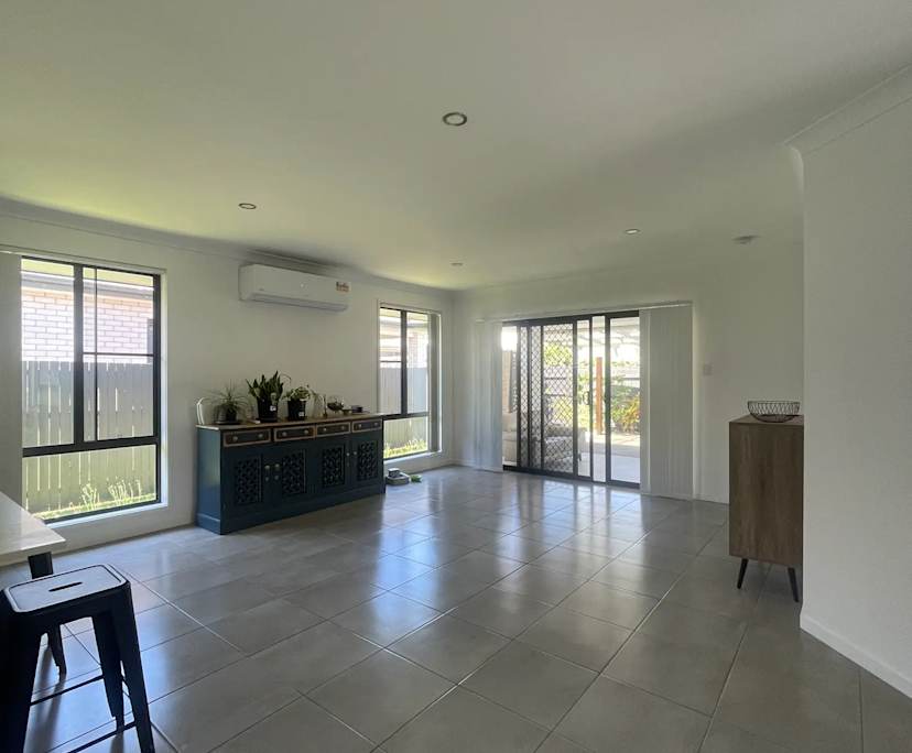 $195, Share-house, 4 bathrooms, Pimpama QLD 4209