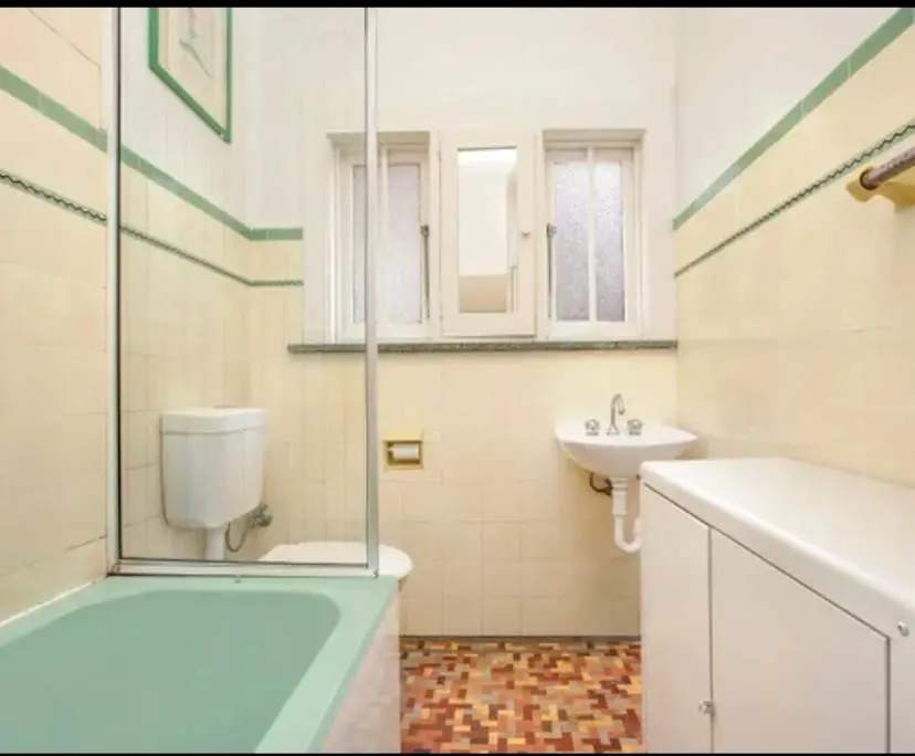 Room in a share house