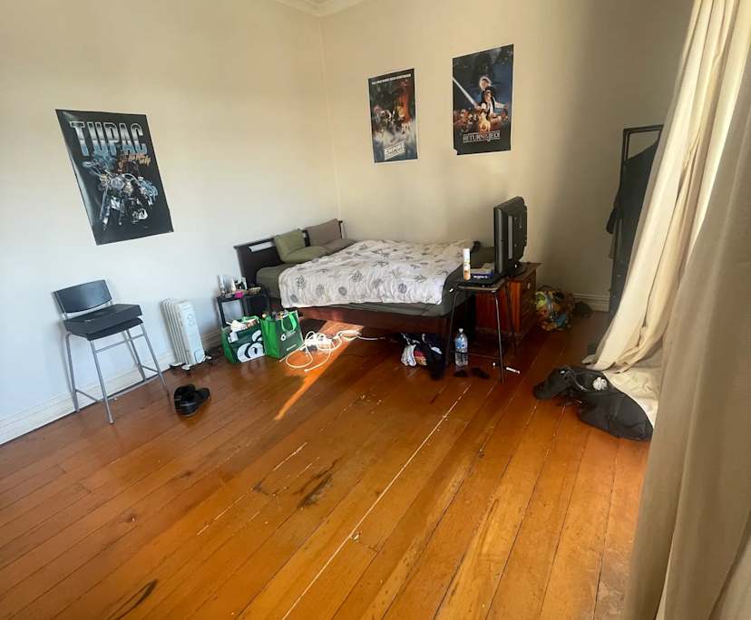 Furnished room in a share house