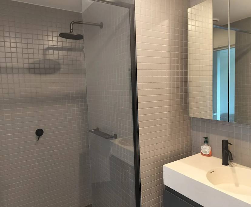 Unfurnished room with ensuite in a flatshare