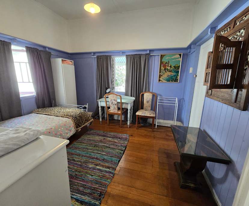 Room in a share house