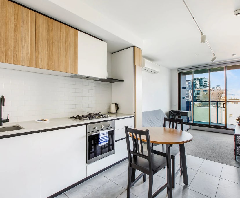 $750, Whole-property, 2 bathrooms, West Melbourne VIC 3003