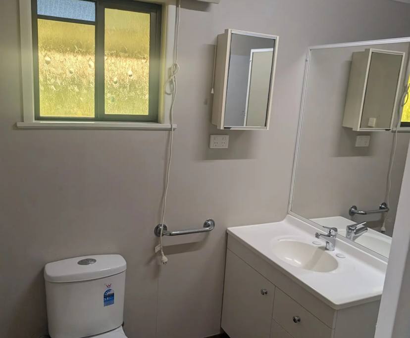 $350, Whole-property, 2 bathrooms, Tivoli QLD 4305