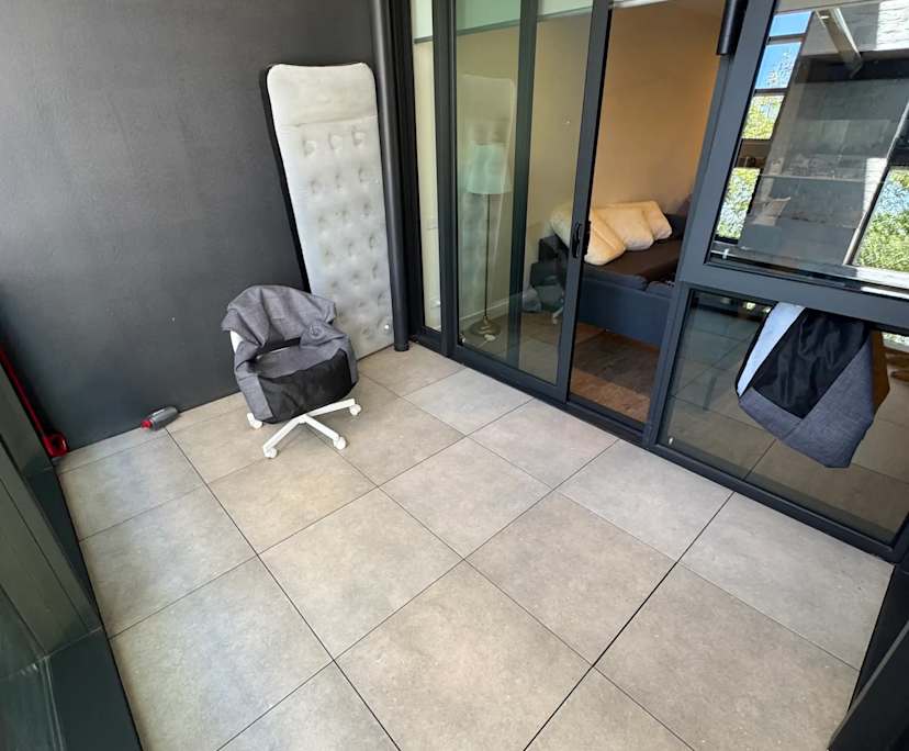 $809, Whole-property, 2 bathrooms, West Melbourne VIC 3003