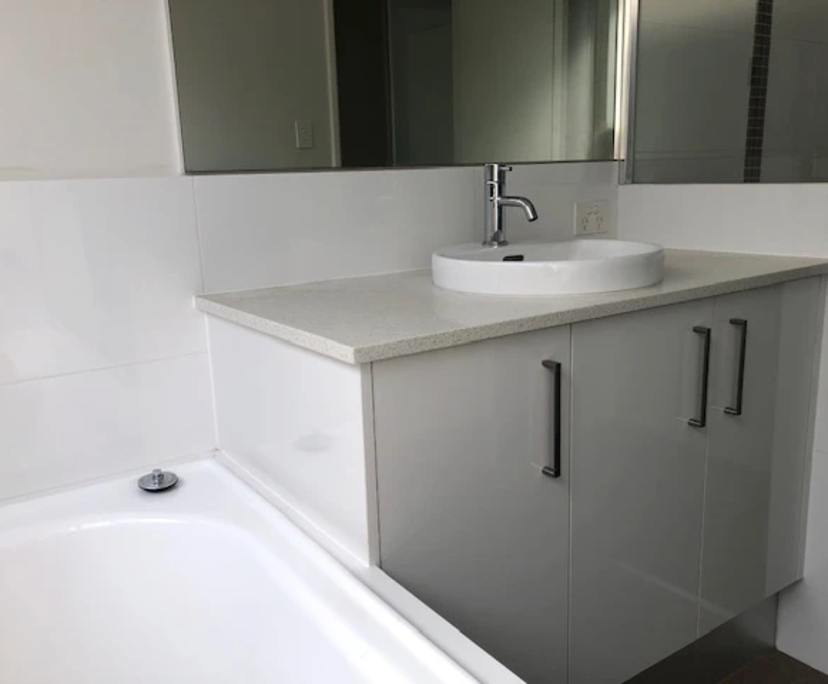 $300, Share-house, 2 bathrooms, Halls Head WA 6210