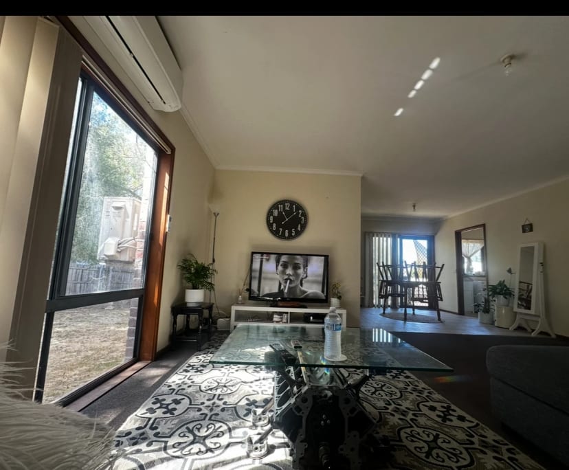 Room in a share house
