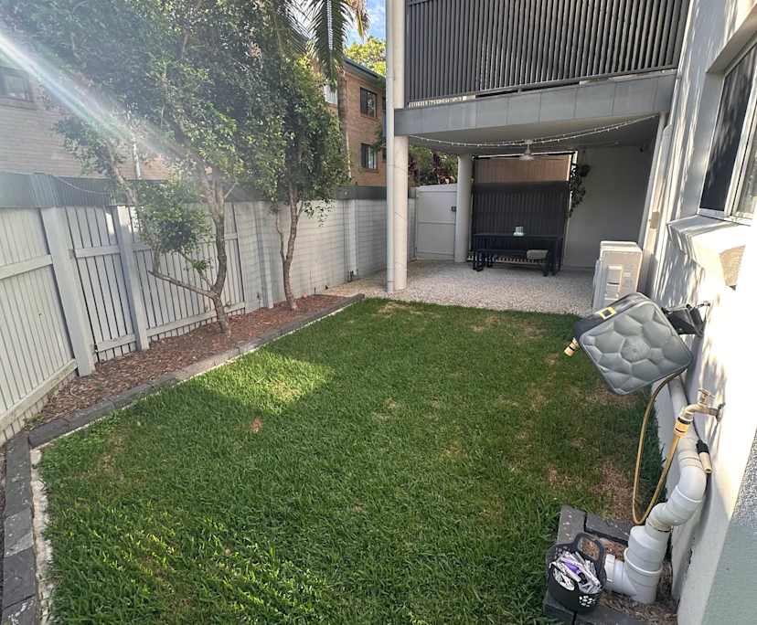 $330, Flatshare, 2 bathrooms, Ascot QLD 4007