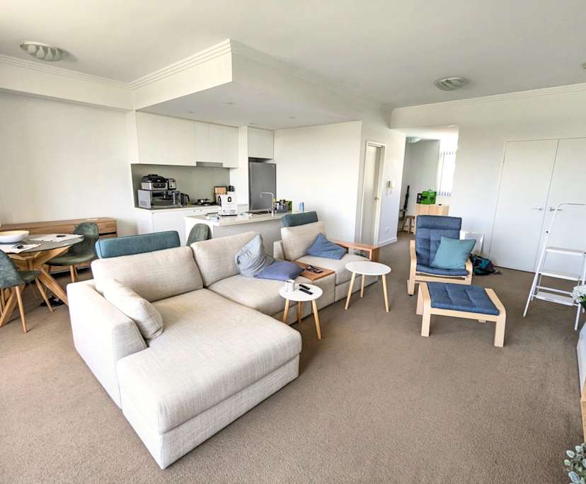 Furnished room with ensuite in a flatshare