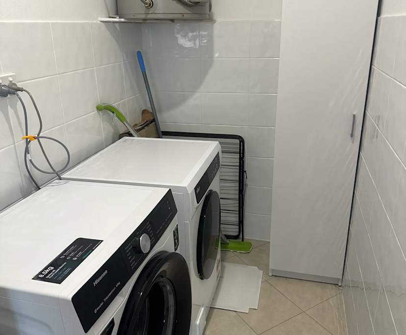 $340, Flatshare, 2 bathrooms, Carlton NSW 2218