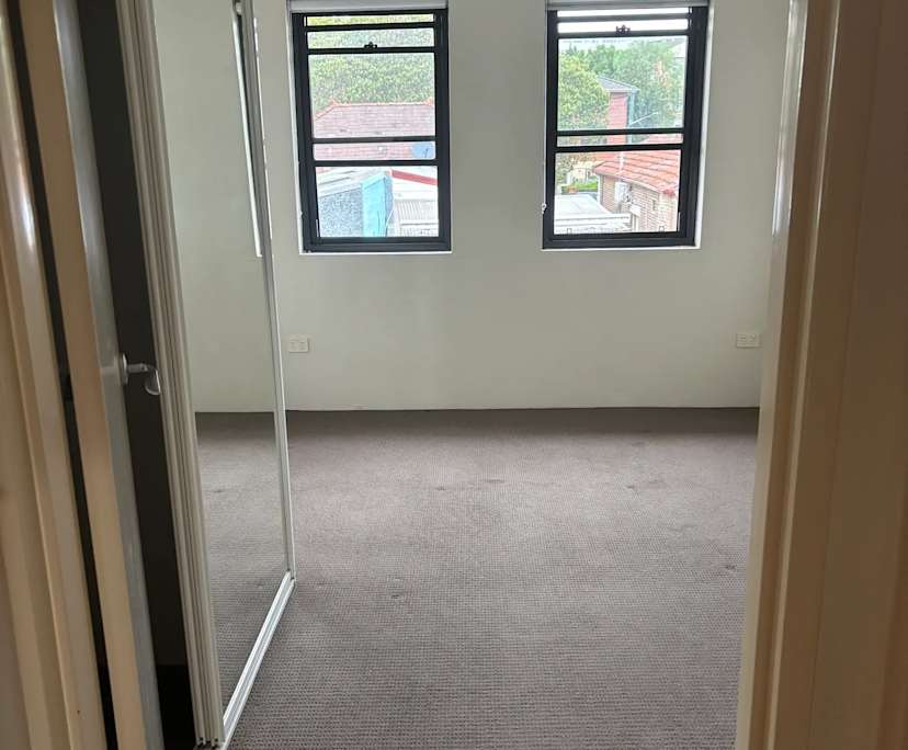 Unfurnished room in a flatshare