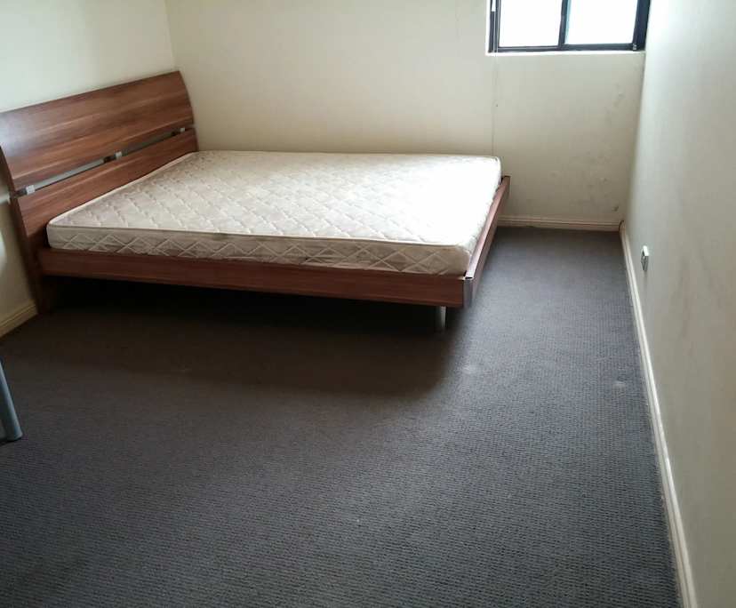 Furnished room with ensuite in a flatshare