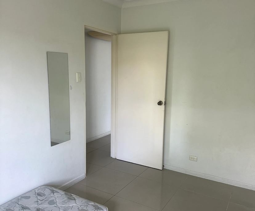 Unfurnished room in a flatshare