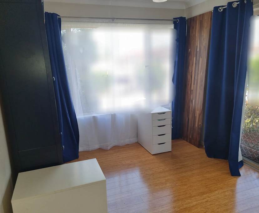 Unfurnished room in a flatshare