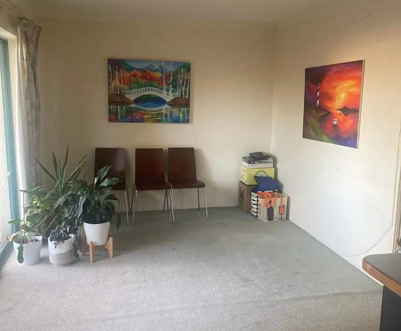 Unfurnished room in a flatshare