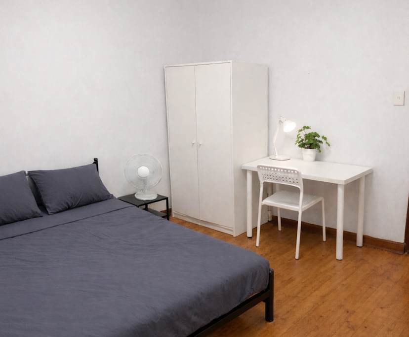 Furnished room in a share house