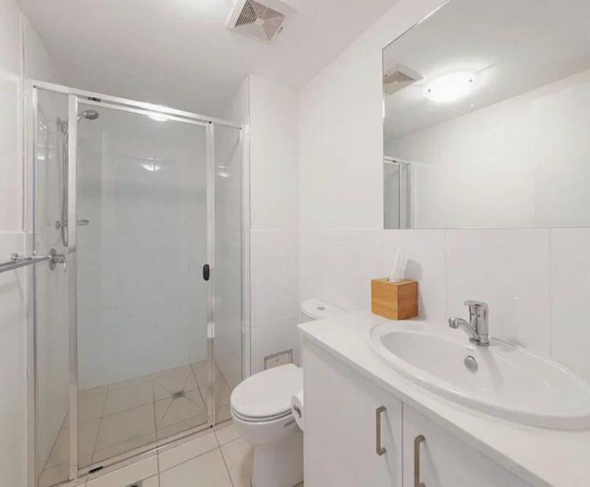 Furnished room with own bathroom