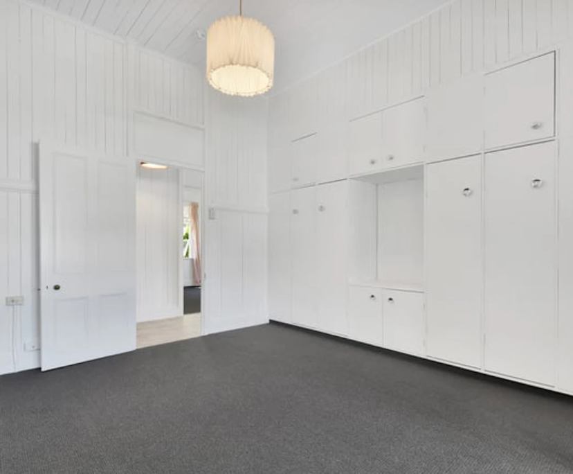 Unfurnished room in a flatshare