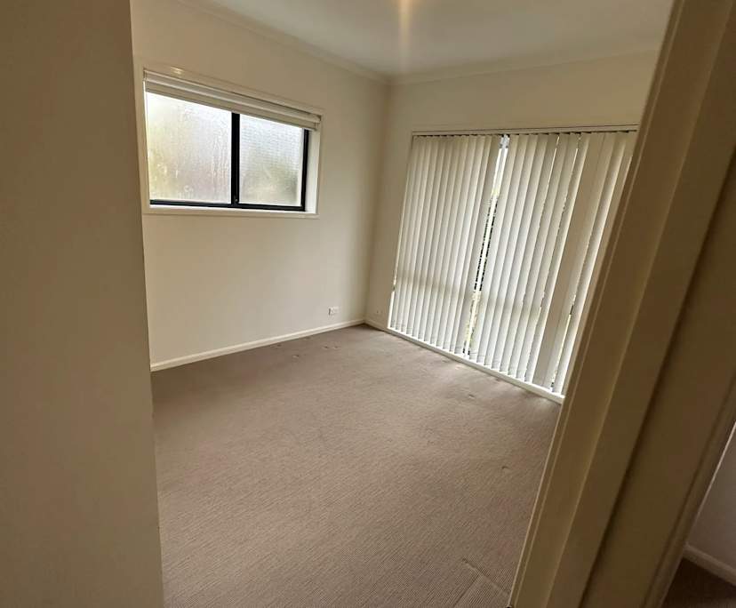 Unfurnished room with own bathroom