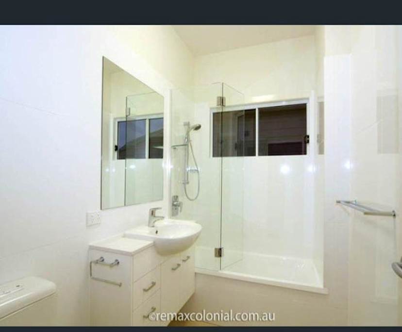 $260-300, Flatshare, 2 rooms, Annerley QLD 4103, Annerley QLD 4103