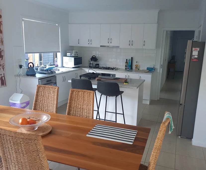 $300, Homestay, 3 bathrooms, Mount Martha VIC 3934