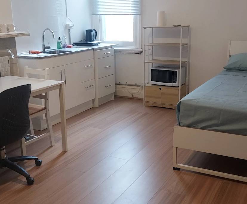 $670, Whole-property, 1 bathroom, Newtown NSW 2042