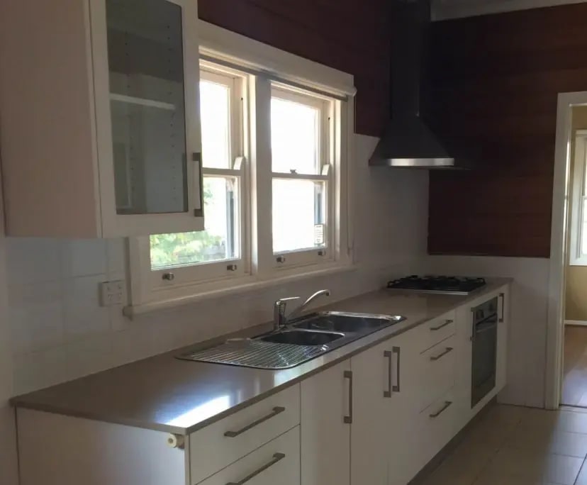 Room in a share house