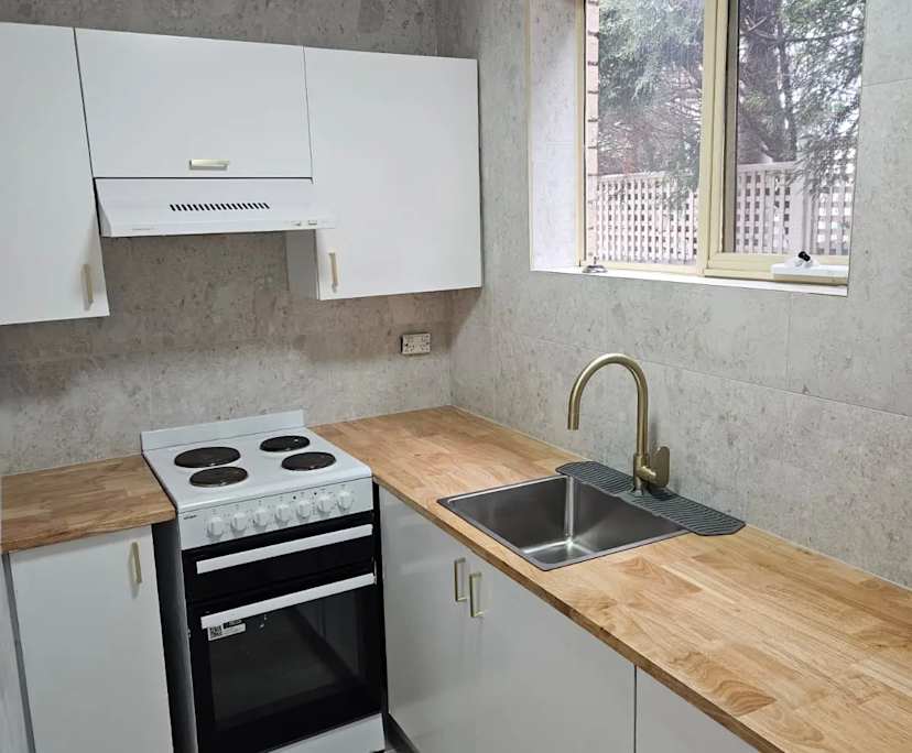 $490, 1-bed, 1 bathroom, Flemington VIC 3031