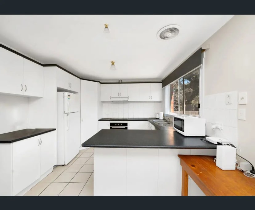 $325, Share-house, 5 bathrooms, Heidelberg West VIC 3081