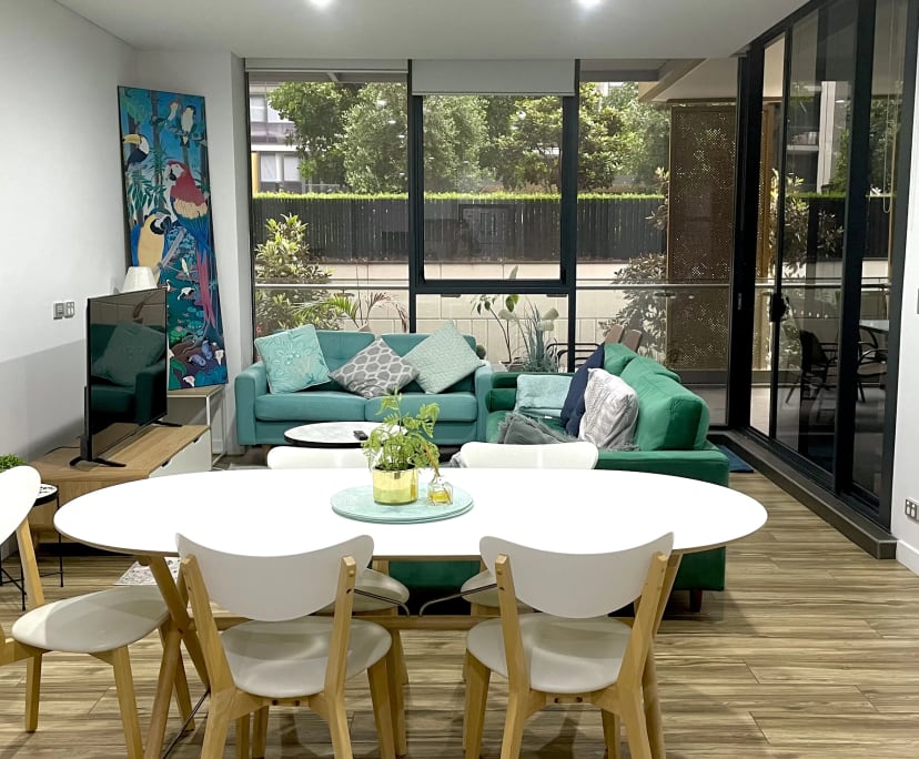 Furnished room in a flatshare