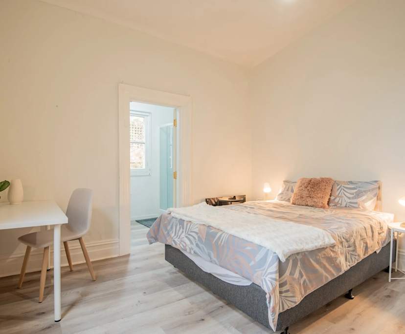 $500, Share-house, 6 bathrooms, Elwood VIC 3184