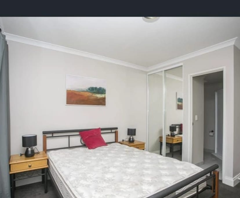 Furnished room with ensuite in a flatshare