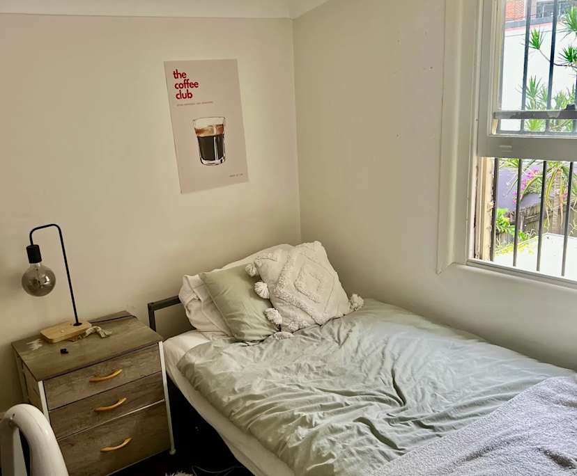 Furnished room in a share house