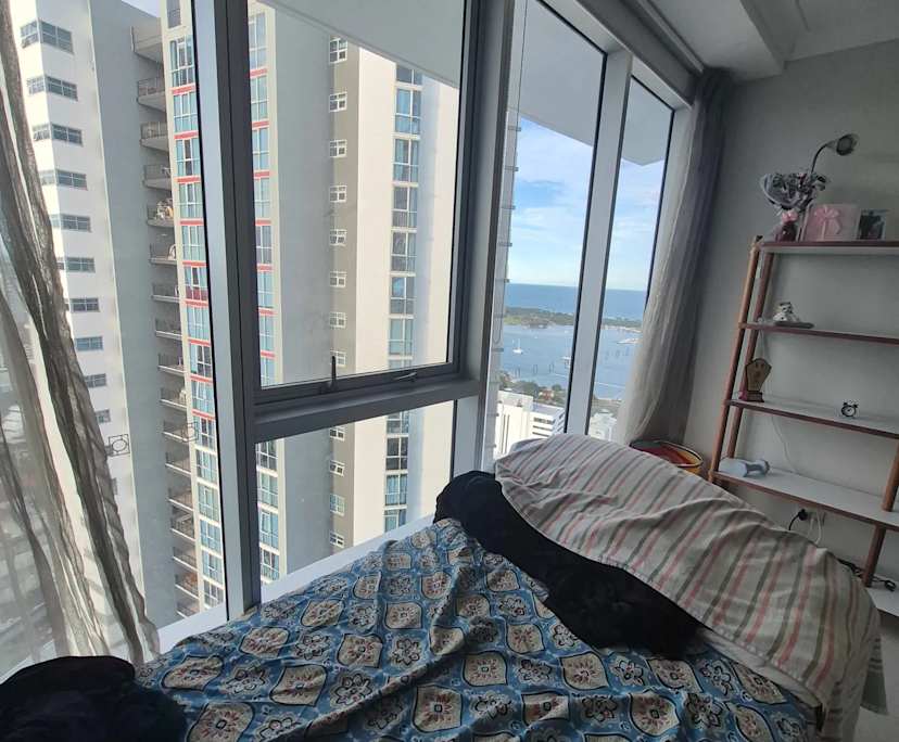 Furnished room in a flatshare