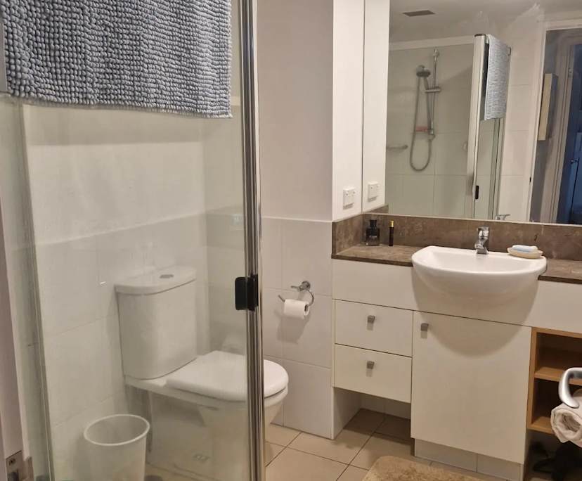 $500, Flatshare, 2 bathrooms, Broadbeach QLD 4218