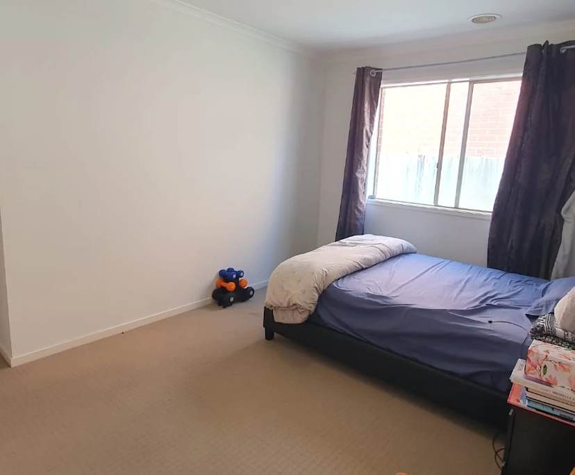 Unfurnished room in a share house