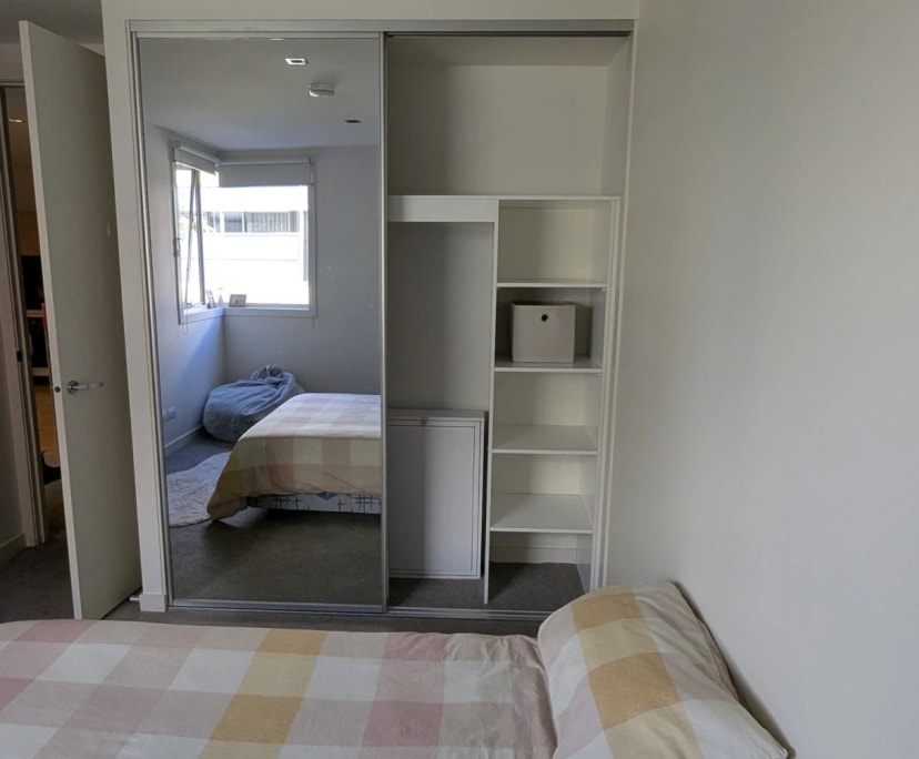 Furnished room in a flatshare