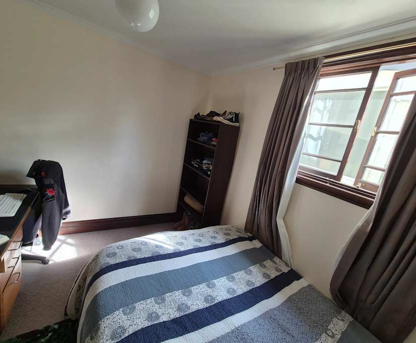 Room in a share house
