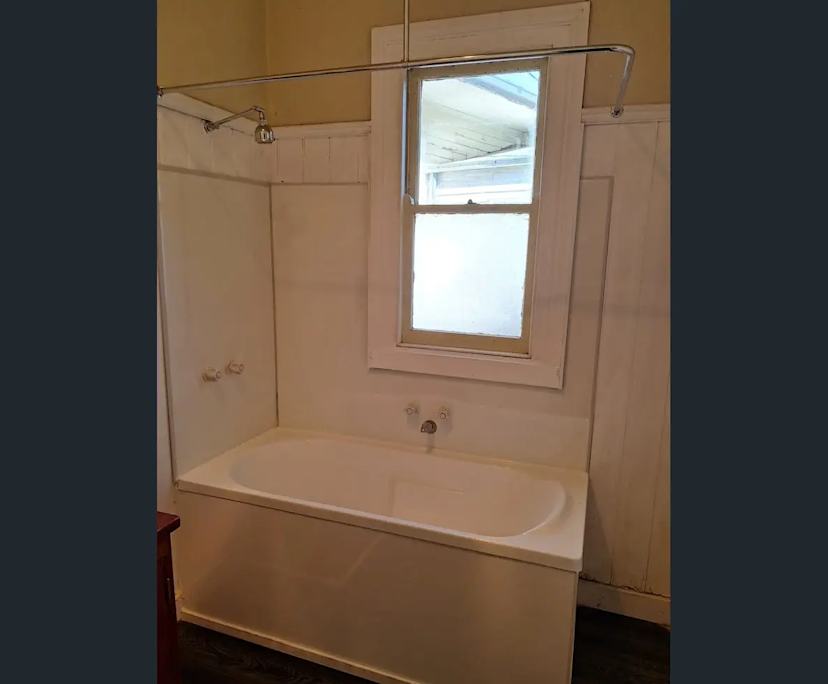 $300, Share-house, 2 bathrooms, Ballarat Central VIC 3350
