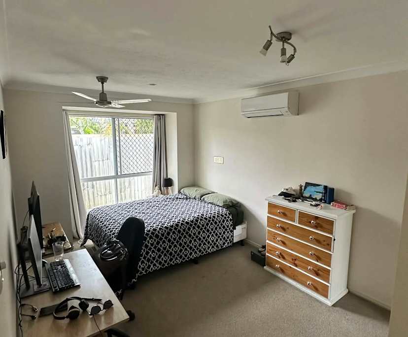 Unfurnished room in a share house