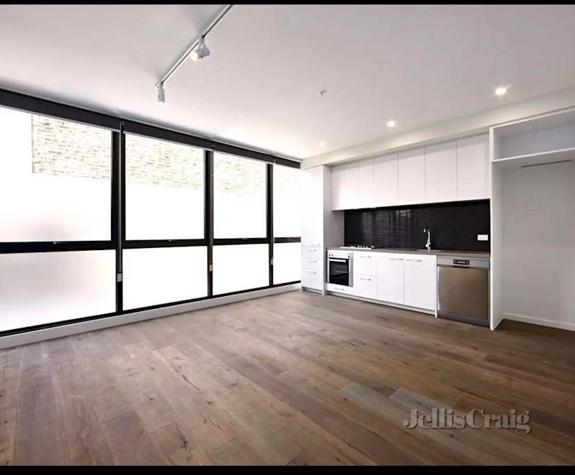 Unfurnished room with own bathroom